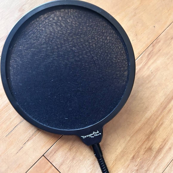 Mic With Accessories - Picture 3 of 4